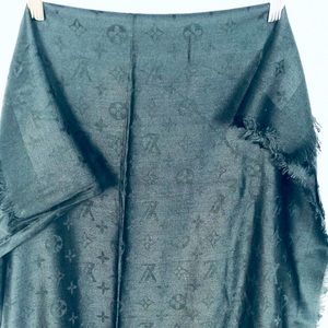 Louis Vuitton Black Monogram Shawl
